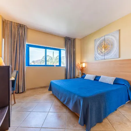 Ξενοδοχείο Rober Palas 3*